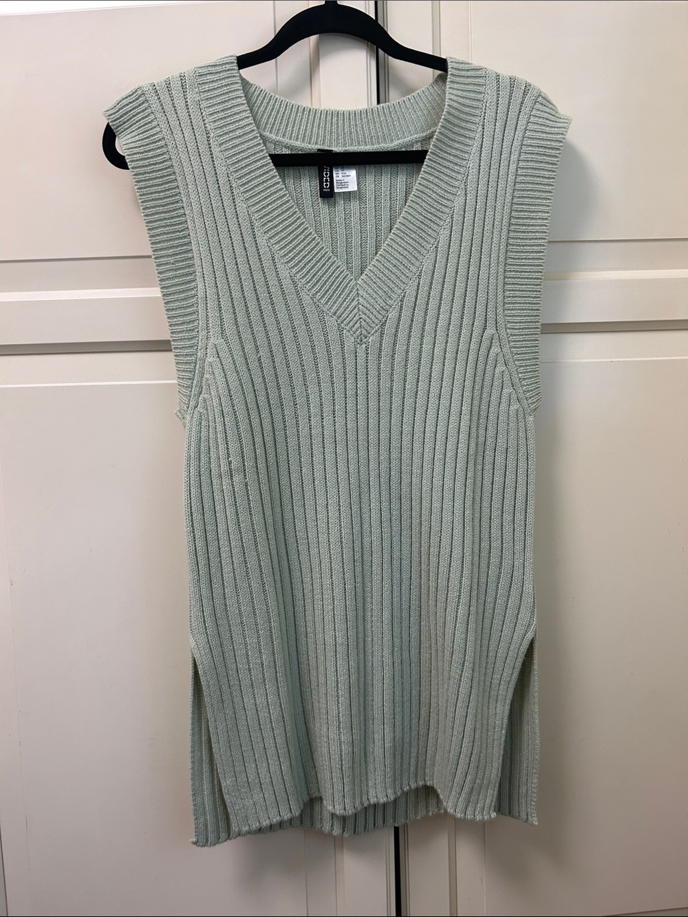 Divided Ribbed V‑Neck Sleeveless Knit Top - Mint